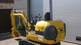 Komatsu PC12R-8,PC15R-8 operation and maintenance manual