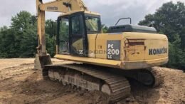 Komatsu PC200LC-7L, PC220LC-7L Hydraulic Excavator Manual