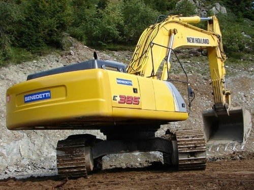 New Holland Kobelco E385