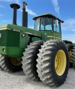 John Deere 8440 & 8640 Tractors Operators Manual