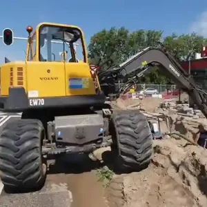 EW70 Volvo Compact Excavator - Operator's Manual