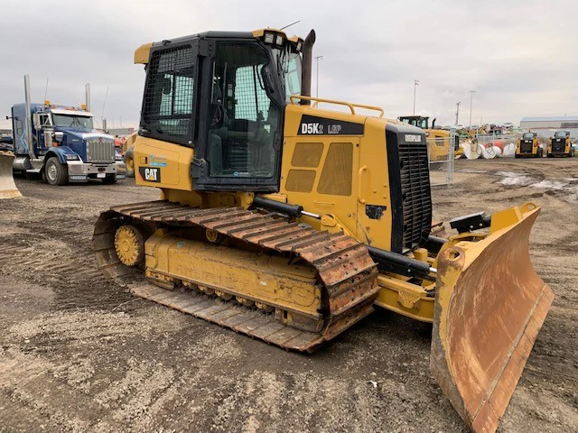 Caterpillar D5K2 LGP Track-type Tractor Operation and Maintenance Manual